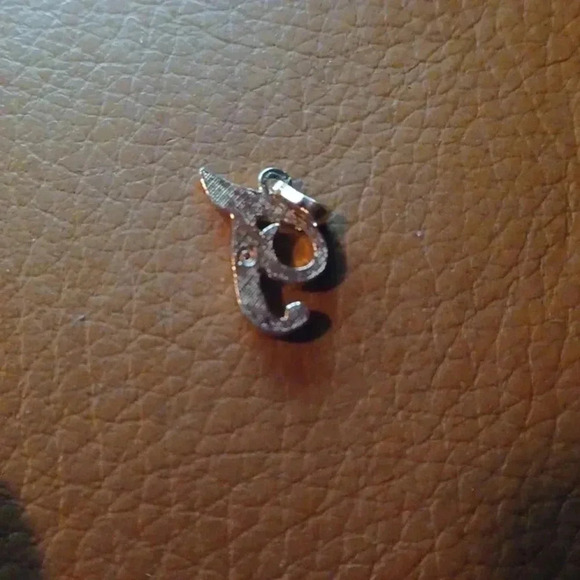 💙🌹Gold plated letter pendant "J" with faux diamonds - Picture 7 of 7